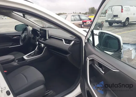 2023 Toyota Rav4 Xle z USA, uszkodzony, nr VIN 2T3W1RFV4PC230386